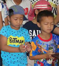 Thai kids praying